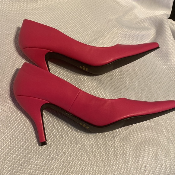 LUNNAH BELLA SIZE 9 fushia lpumps never worn - Picture 3 of 6